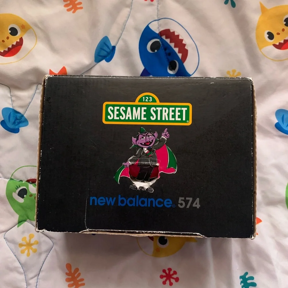 New Balance Sesame Street Infant 6c Sneakers - Picture 2 of 9
